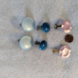 Set of Vintage Clip-On Earrings in Blue and Pink
